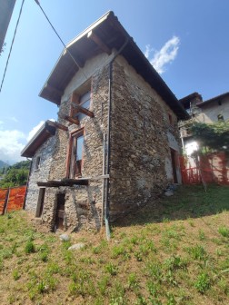 Haus und Grundstück